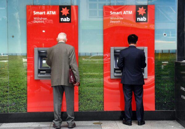 MPs Move Bill to Compel Businesses to Keep Using Cash