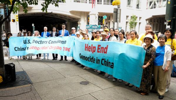 Philadelphia Rally Outside American Transplant Congress Calls to End Forced Organ Harvesting in China