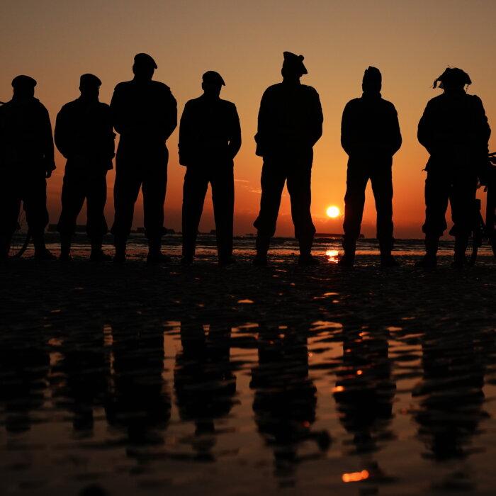 80 Years After D-Day, Handful of UK Veterans Return to France to Remember Fallen Comrades