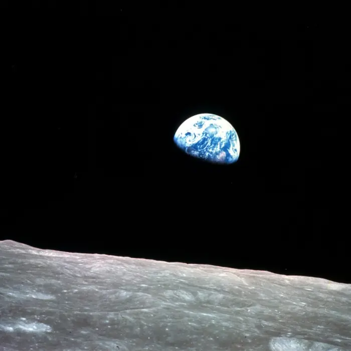 Apollo 8 Astronaut William Anders Who Took ‘Earthrise’ Photo Dies Aged 90